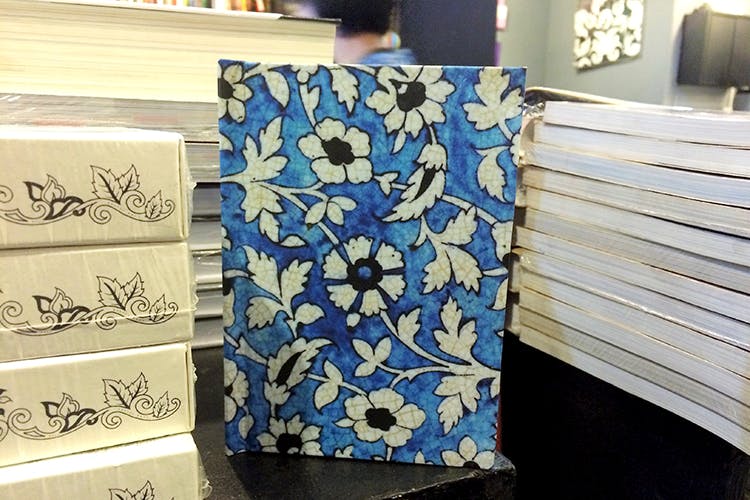 Blue,Pattern,Leaf,Design,Textile,Porcelain,Blue and white porcelain,Plant,Pattern,Paper
