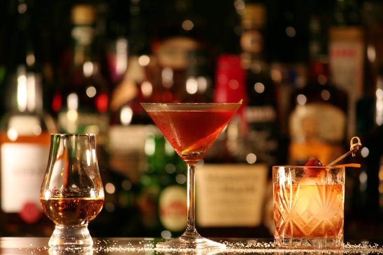 Drink,Alcoholic beverage,Alcohol,Liqueur,Classic cocktail,Distilled beverage,Bar,Cocktail,Manhattan,Barware