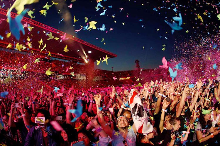 Crowd,People,Event,Nightclub,Confetti,Audience,Performance,Party,Fête,Music venue