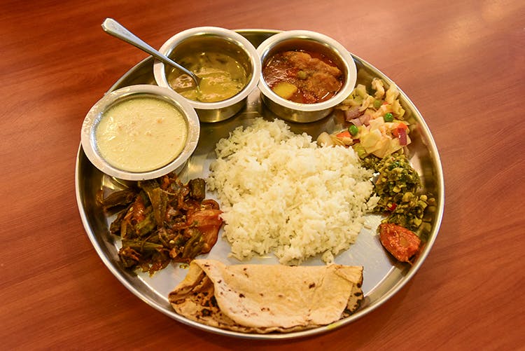 Dish,Food,Cuisine,Meal,Ingredient,Lunch,Nepalese cuisine,Steamed rice,Produce,Plate lunch