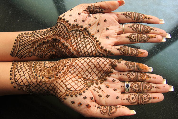 Mehndi,Nail,Pattern,Skin,Hand,Finger,Henna,Wrist,Design,Close-up