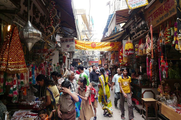 Bazaar,Market,Marketplace,Public space,City,Human settlement,Town,Street,Pedestrian,Retail