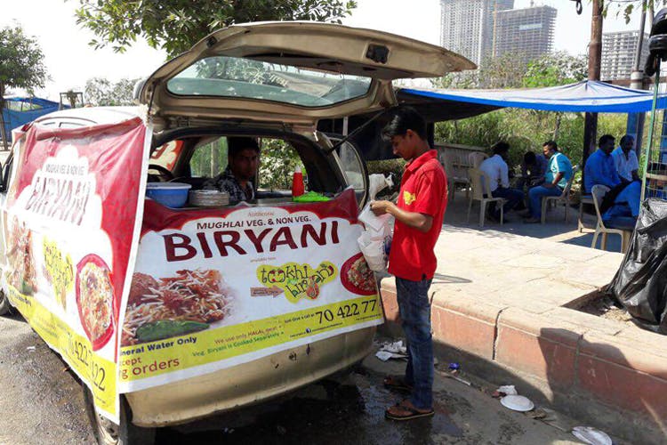 This Santro Car Gives Half-Plate Biryani At INR 80 {Even Past 12am}