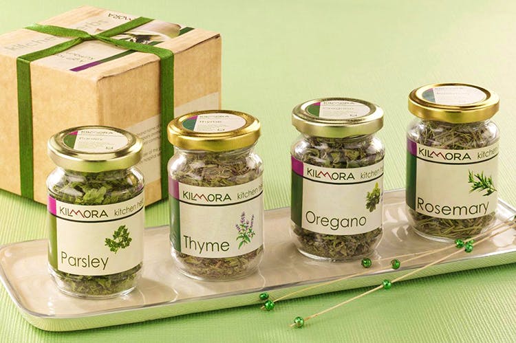 Mason jar,Plant,Herb,Food,Vegetarian food,Ingredient,Herbes de provence,Label,Seasoning