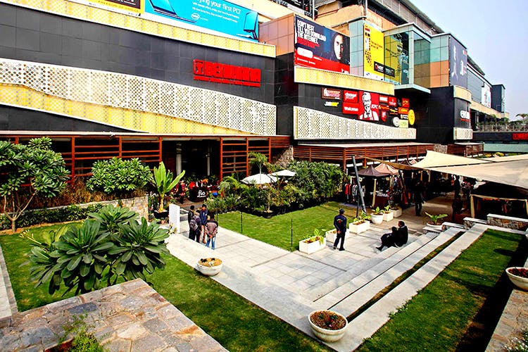 Building,Mixed-use,Urban design,Architecture,Real estate,House,Residential area,City