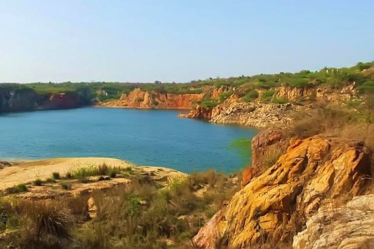 Body of water,Natural landscape,Nature,Coast,Headland,Cliff,Coastal and oceanic landforms,Bay,Nature reserve,Sea