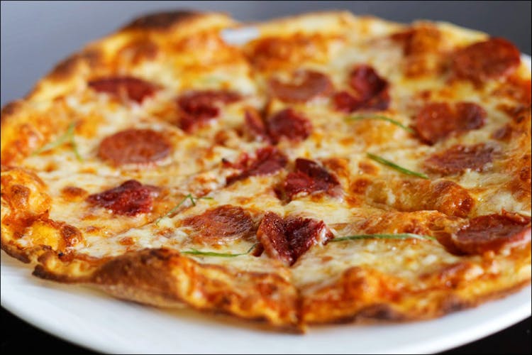 Dish,Food,Cuisine,Pizza,Pizza cheese,California-style pizza,Ingredient,Flatbread,Sicilian pizza,Italian food