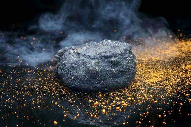 Rock,Charcoal,Coal,Sky,Fire,Smoke,Igneous rock,Ash,Fuel,Flame