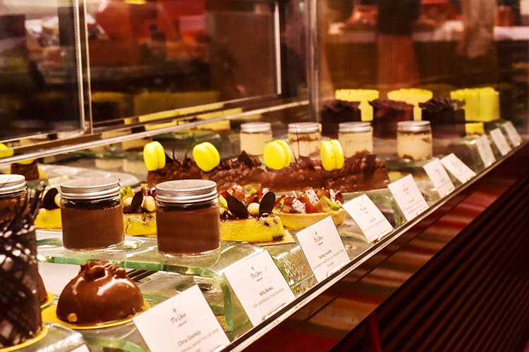 Pâtisserie,Food,Chocolate,Cuisine,Sweetness,Dessert,Pastry,Delicacy,Delicatessen,Buffet