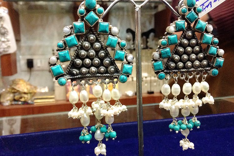 Jewellery,Fashion accessory,Turquoise,Earrings,Turquoise,Gemstone,Pearl,Bead,Emerald