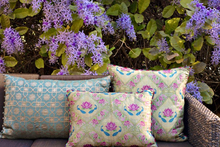 Lilac,Purple,Lavender,Flower,Pillow,Cushion,Still life,Violet,Plant,Lilac