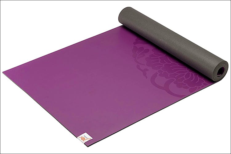 Check Out These Must-Have Yoga Accessories