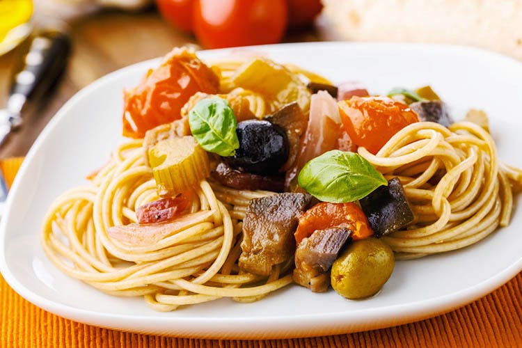 Dish,Food,Cuisine,Ingredient,Bigoli,Spaghetti alla puttanesca,Spaghetti,Pasta pomodoro,Italian food,Naporitan
