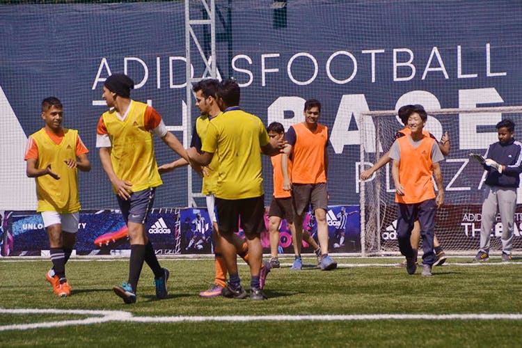 tierra sistemático Escoger Book An Entire Field To Play Football | LBB Delhi