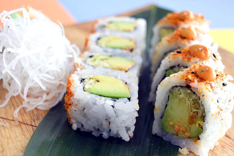 Dish,Food,Cuisine,Sushi,California roll,Ingredient,Comfort food,Steamed rice,Gimbap,Produce