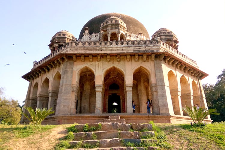 Building,Holy places,Landmark,Architecture,Historic site,Dome,Mausoleum,Tomb,Classical architecture,Place of worship