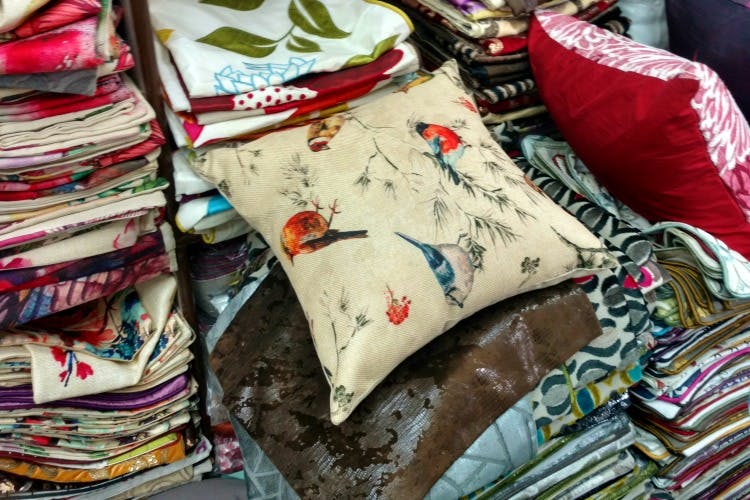 Textile,Cushion,Linens,Pillow,Throw pillow,Furniture