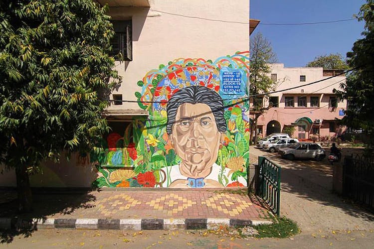 Mural,Street art,Art,Wall,Graffiti,Neighbourhood,Street,Visual arts,Artwork,Painting