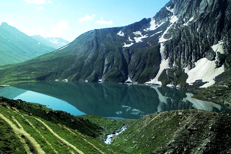 Mountainous landforms,Mountain,Highland,Nature,Natural landscape,Mountain range,Glacial lake,Wilderness,Lake,Tarn