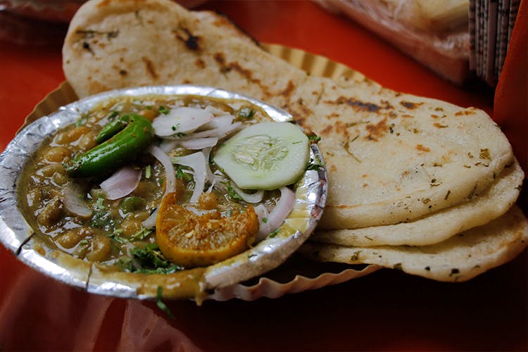 Dish,Food,Cuisine,Naan,Ingredient,Flatbread,Staple food,Produce,Vegetarian food,Roti