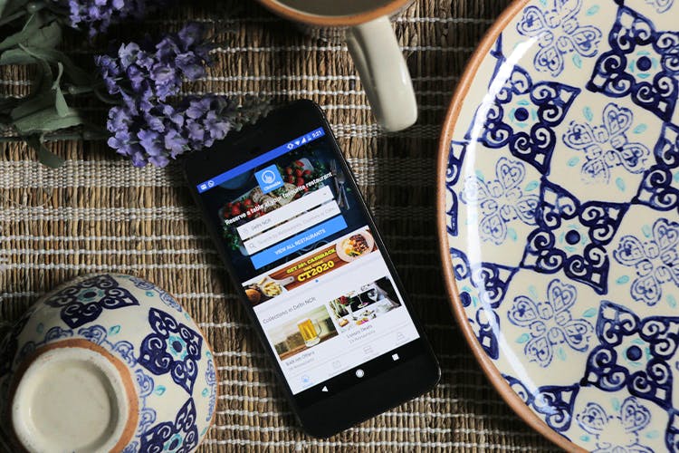 Porcelain,Blue and white porcelain,Dishware,Dinnerware set,Plate,Ceramic,Tableware,Coffee cup,Teacup,Cup