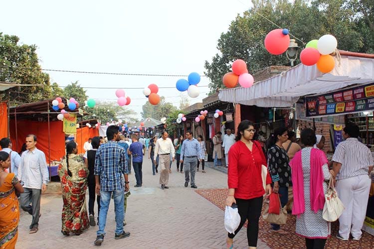 Event,Marketplace,Temple,Bazaar,Market,Tourism,Leisure,Building,Crowd