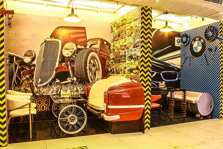 Motor vehicle,Automotive design,Vehicle,Classic,Yellow,Car,Vintage car,Antique car,Custom car,Classic car