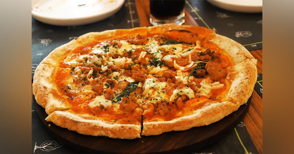 20 Ultimate Places For The Cheesiest Pizza In Delhi | LBB