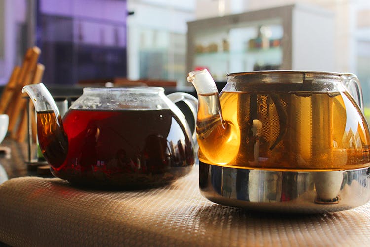 Chinese herb tea,Drink,Roasted barley tea,Alcoholic beverage,Tea,Distilled beverage,Grog,Pu-erh tea,Teapot,Liqueur