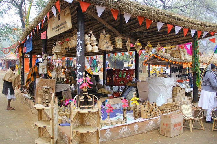 Marketplace,Selling,Market,Bazaar,Public space,Stall,Flea market,Human settlement,Building,Retail