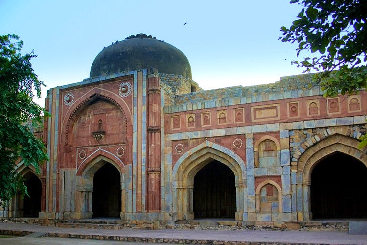 Holy places,Khanqah,Building,Mosque,Architecture,Arch,Place of worship,Historic site,Caravanserai,Arcade