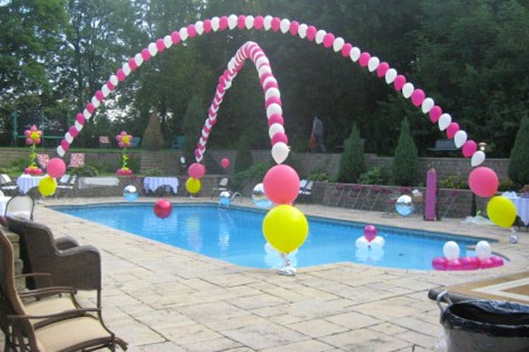 Swimming pool,Architecture,Arch,Balloon,Leisure,Party supply,Recreation,Games