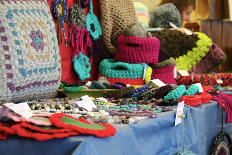Wool,Woolen,Public space,Selling,Market,Human settlement,Textile,Flea market,Crochet,Knitting