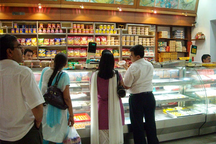 Retail,Supermarket,Convenience store,Product,Building,Customer,Convenience food,Service,Trade,Selling