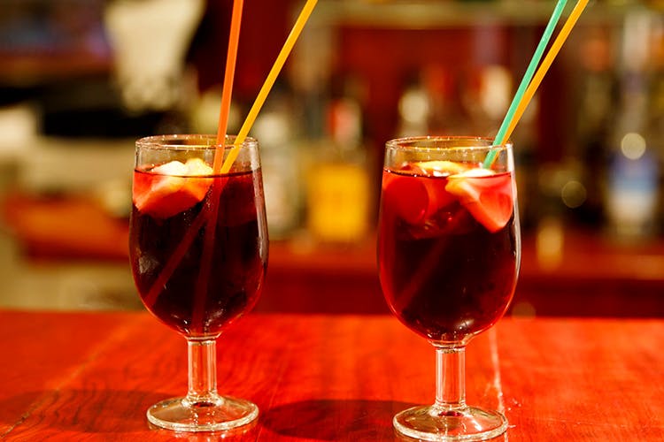 Alcoholic beverage,Drink,Juice,Cocktail,Distilled beverage,Tinto de verano,Woo woo,Liqueur,Kalimotxo,Wine cocktail