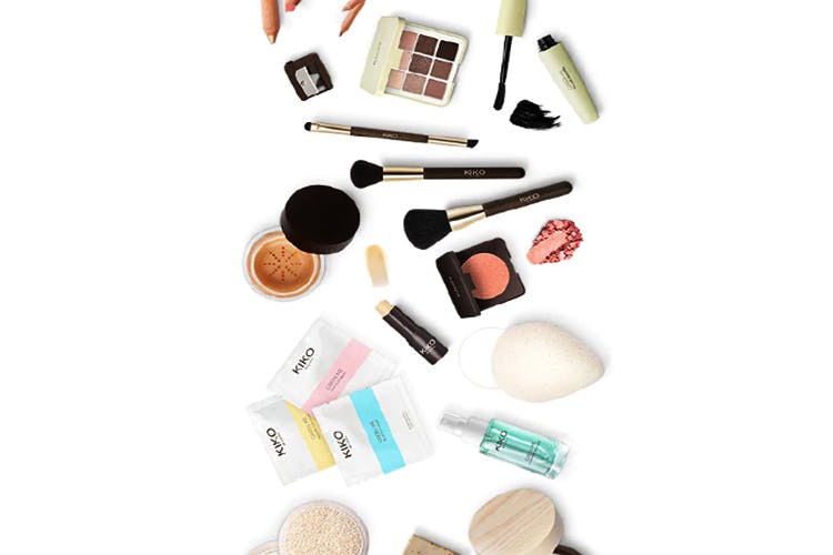 Product,Cosmetics,Eye shadow,Beauty,Eye,Makeup brushes,Cheek,Organ,Face powder,Material property