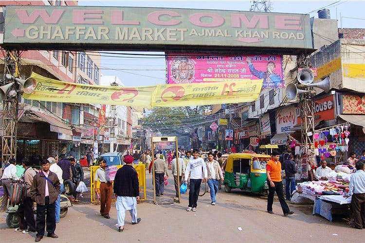 Bazaar,Marketplace,Market,Selling,Public space,Town,Shopping,Pedestrian,Retail,Building