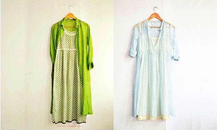 Clothing,Green,White,Clothes hanger,Dress,Day dress,Sleeve,Outerwear,Robe,Pattern