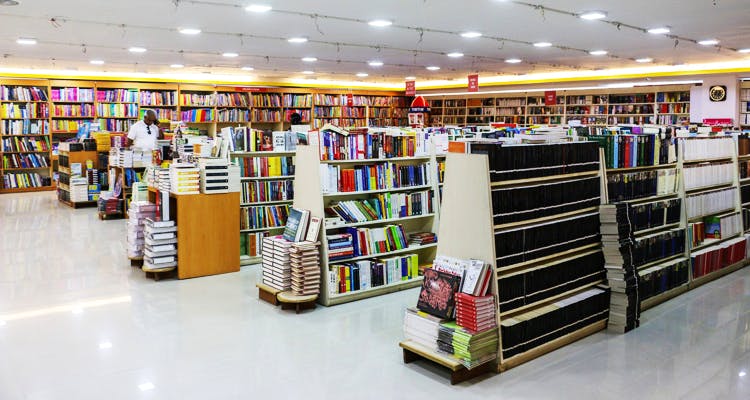 Retail,Building,Bookselling,Product,Public library,Outlet store,Supermarket,Library,Convenience store,Shelf