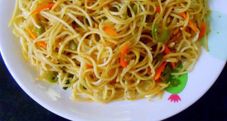 Dish,Noodle,Food,Chinese noodles,Cuisine,Chow mein,Capellini,Ingredient,Rice noodles,Spaghetti