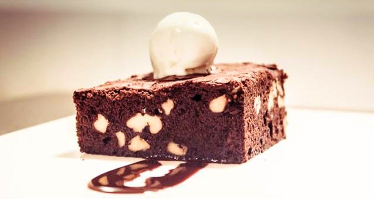 Chocolate brownie,Food,Dessert,Snack cake,Chocolate,Chocolate cake,Frozen dessert,Cuisine,Dish,Cake
