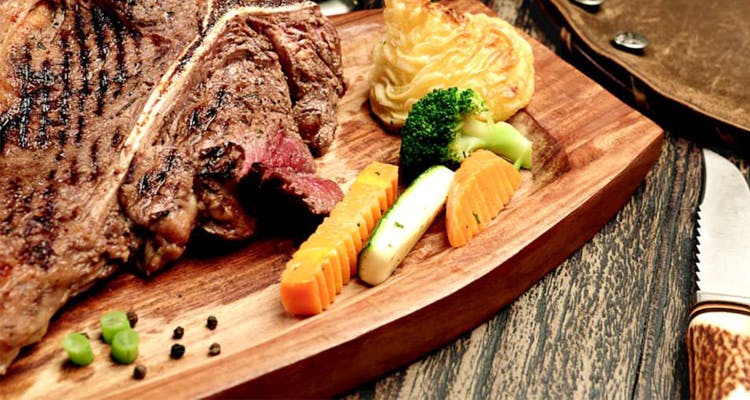 Dish,Food,Cuisine,Ingredient,Rinderbraten,Steak,Flat iron steak,Produce,Sirloin steak,Meat