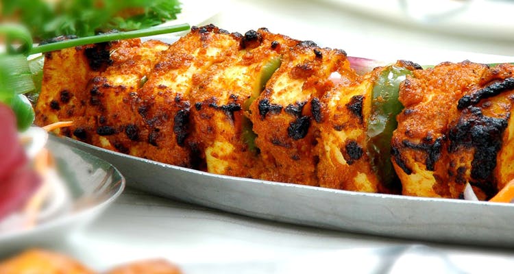 Dish,Food,Cuisine,Ingredient,Meat,Produce,Tandoori chicken,Staple food,Recipe,Pakistani cuisine