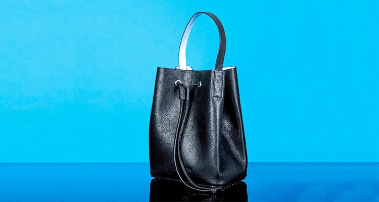 Handbag,Bag,Blue,Black,Product,Fashion accessory,Leather,Electric blue,Tote bag,Shoulder bag