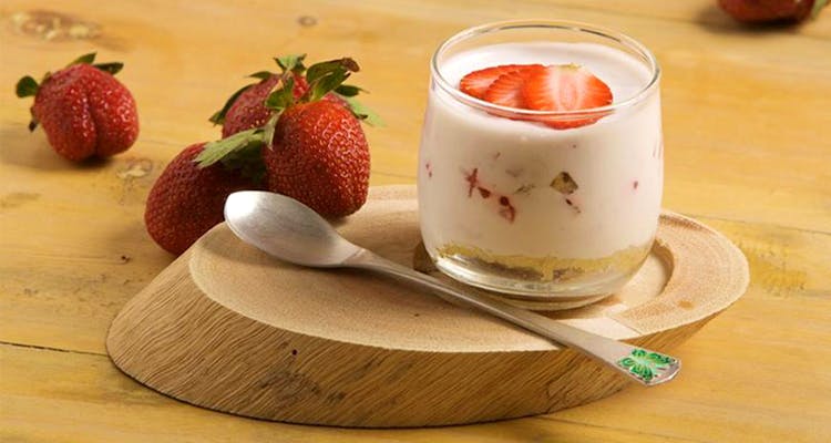 Food,Dessert,Cuisine,Dish,Ingredient,Strawberries,Strawberry,Dairy,Syllabub,Verrine