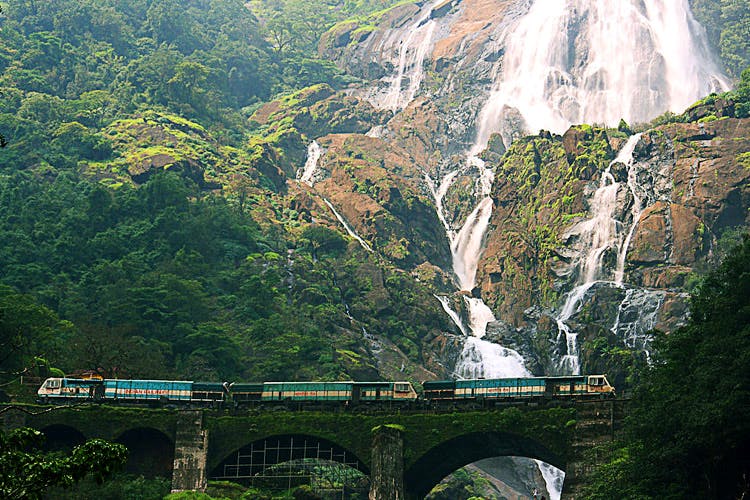 Transport,Bridge,Arch bridge,Natural landscape,Hill station,Water resources,Watercourse,Highland,Water,Waterfall