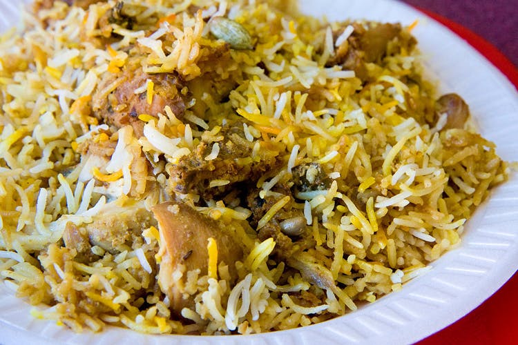 Dish,Spiced rice,Food,Cuisine,Puliyogare,Biryani,Hyderabadi biriyani,Ingredient,Kabsa,Basmati