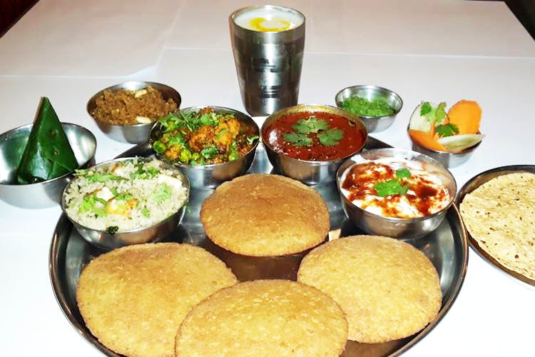 Dish,Food,Cuisine,Ingredient,Meal,Puri,Vegetarian food,Indian cuisine,Tamil food,Junk food