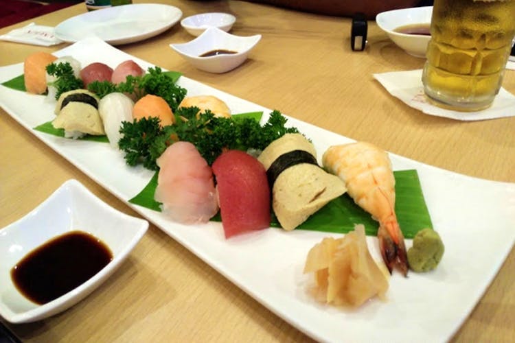 Dish,Food,Cuisine,Ingredient,Comfort food,Sakana,Sushi,Rice ball,appetizer,Japanese cuisine