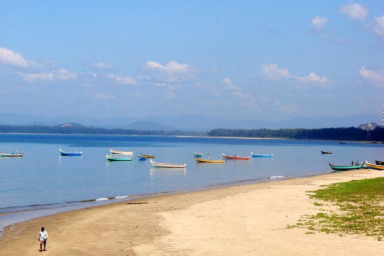 Body of water,Sea,Beach,Sky,Coast,Water,Shore,Ocean,Coastal and oceanic landforms,Water resources